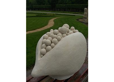 PAPAYA 2013
sculpture by Emanuela Camacci
Location: Luneville Castle garden. France
Material: limestone
Dimension: cm 100x70x70h
